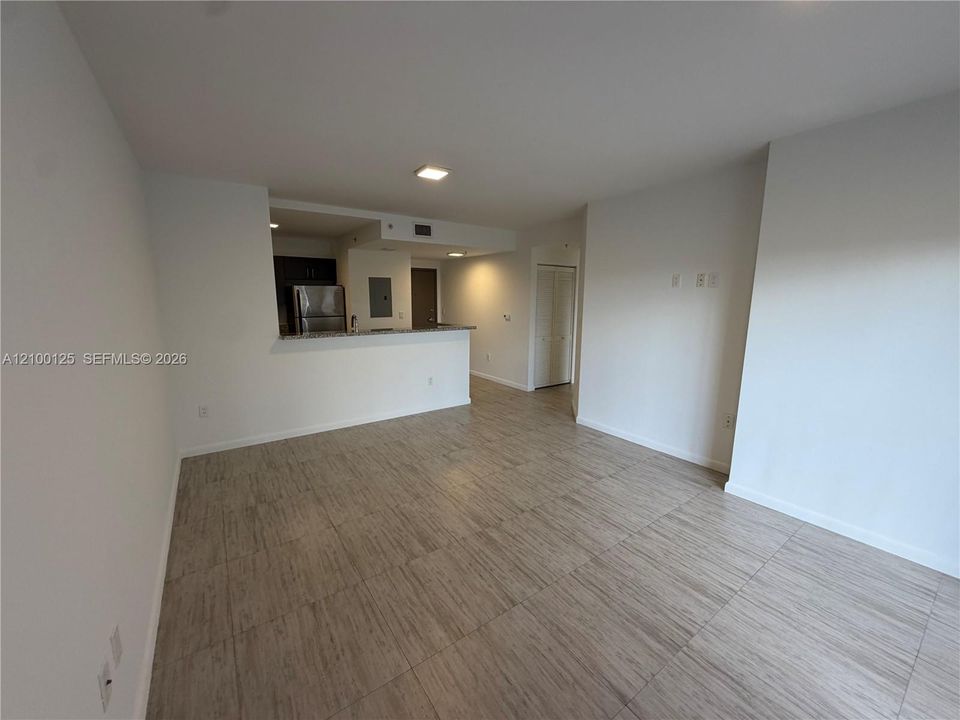В аренду: $2,250 (1 спален, 1 ванн, 800 Квадратных фут)