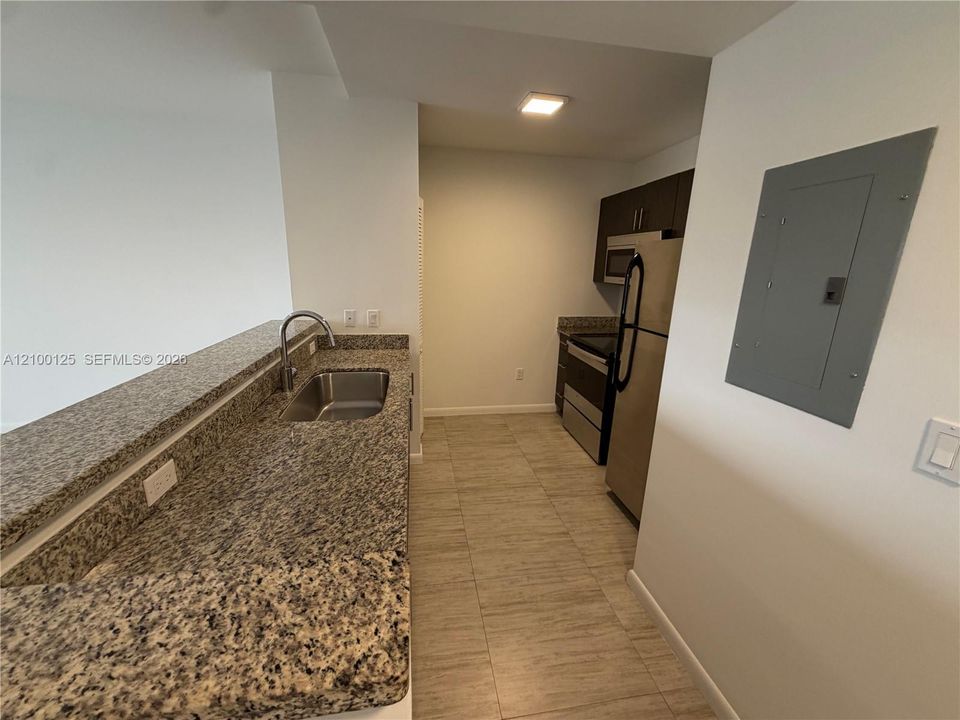 В аренду: $2,250 (1 спален, 1 ванн, 800 Квадратных фут)