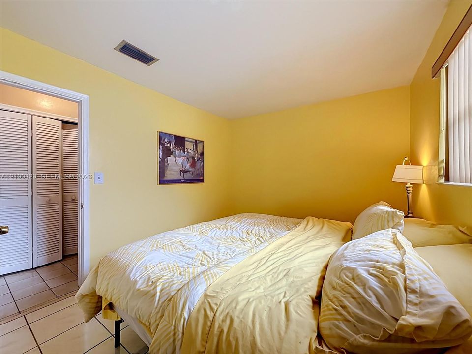 En Venta: $715,000 (4 camas, 2 baños, 1810 Pies cuadrados)