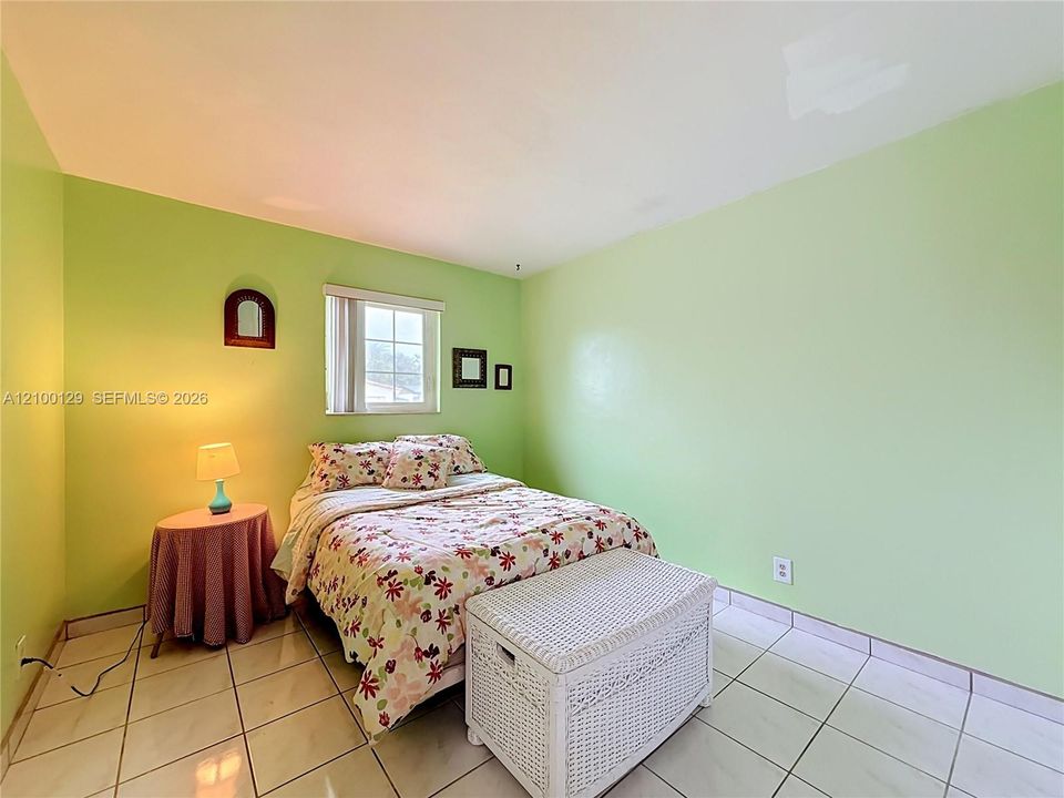 En Venta: $715,000 (4 camas, 2 baños, 1810 Pies cuadrados)