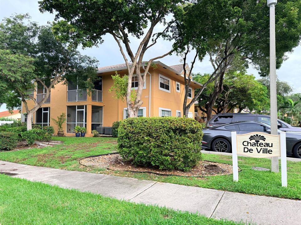 Corner unit