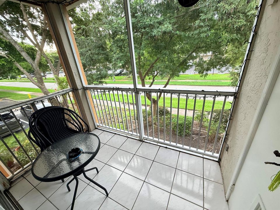 Screened balcony