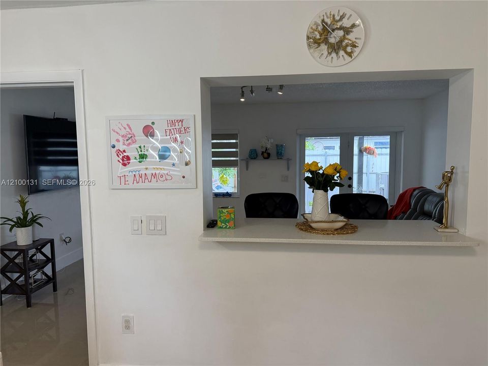 For Sale: $625,000 (3 beds, 2 baths, 1465 Square Feet)