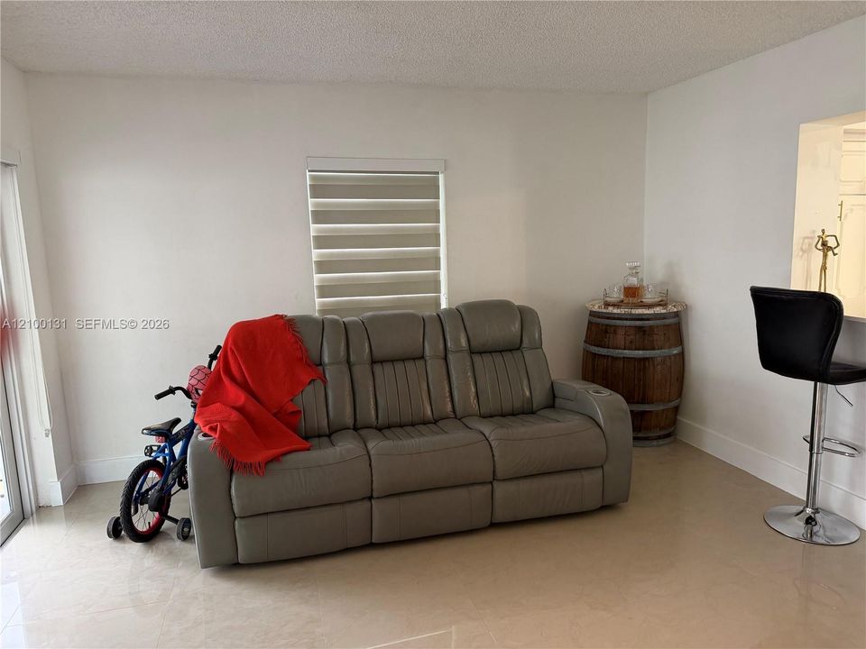 For Sale: $625,000 (3 beds, 2 baths, 1465 Square Feet)