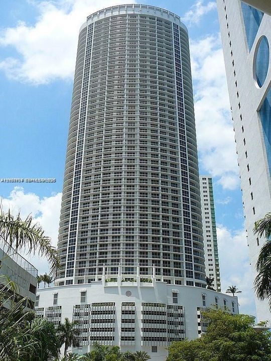 В аренду: $2,700 (1 спален, 1 ванн, 791 Квадратных фут)