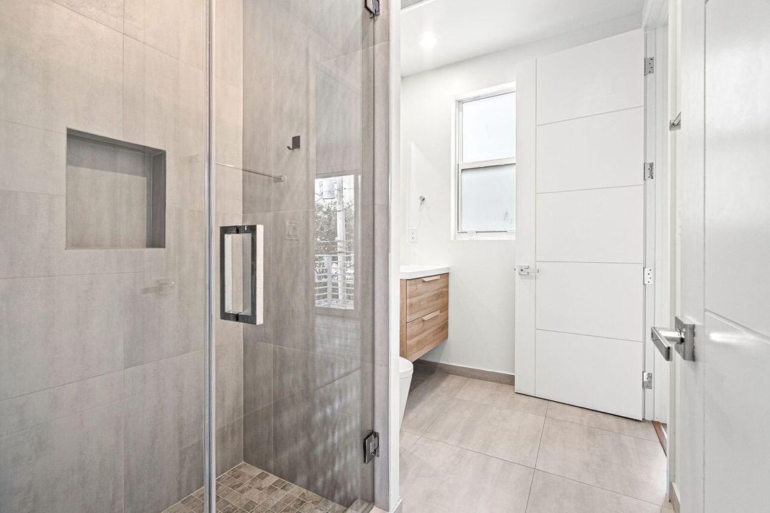 2nd Bathroom