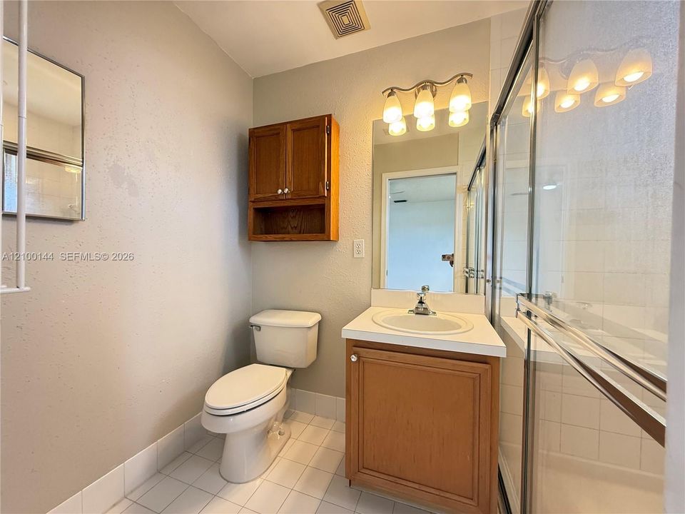В аренду: $3,000 (3 спален, 2 ванн, 1310 Квадратных фут)