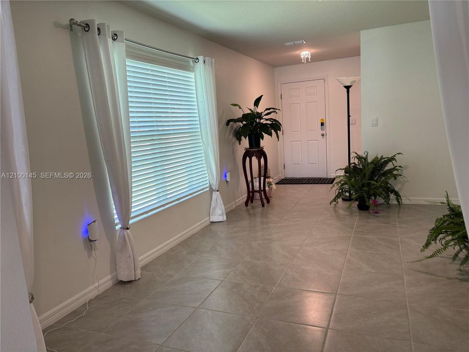 En Venta: $347,000 (3 camas, 2 baños, 1510 Pies cuadrados)