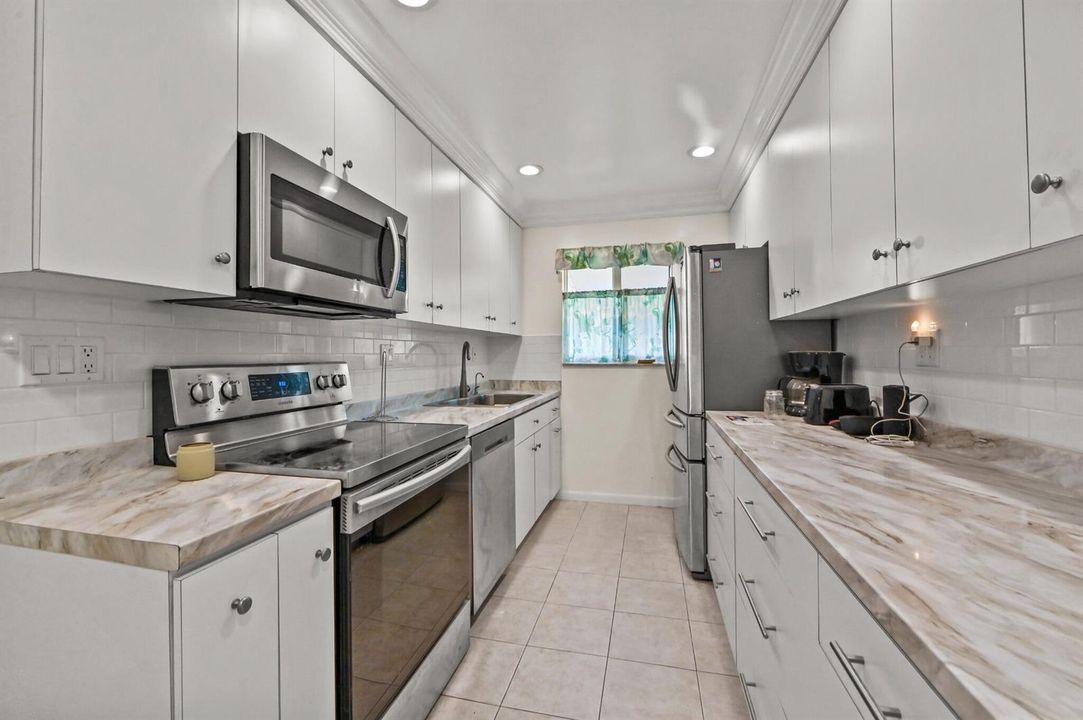 06 Kitchen