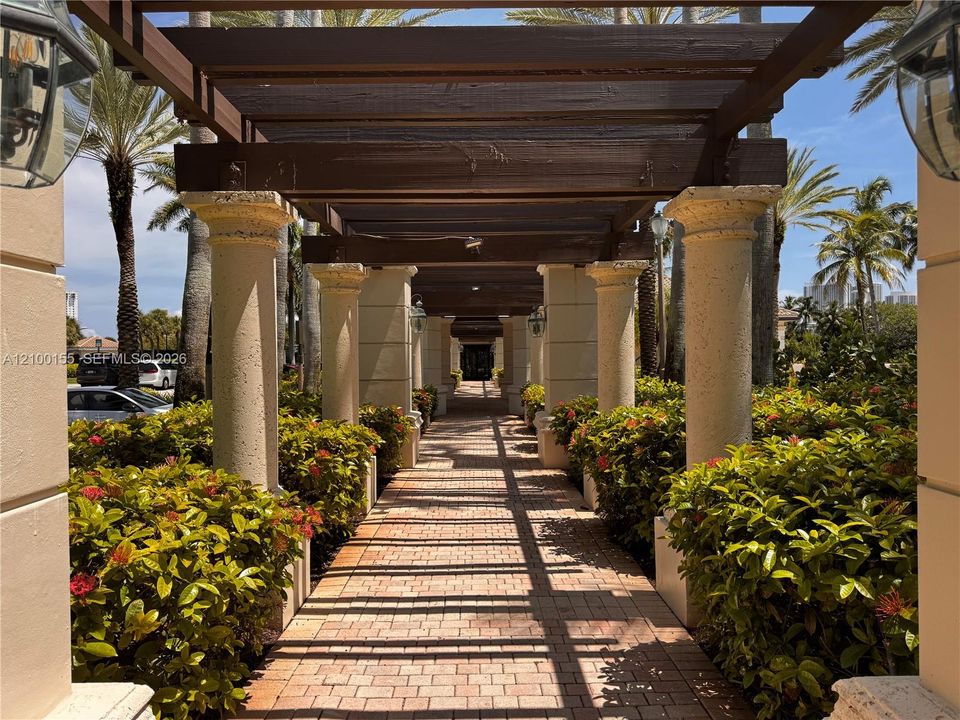 For Sale: $1,100,000 (3 beds, 3 baths, 2304 Square Feet)