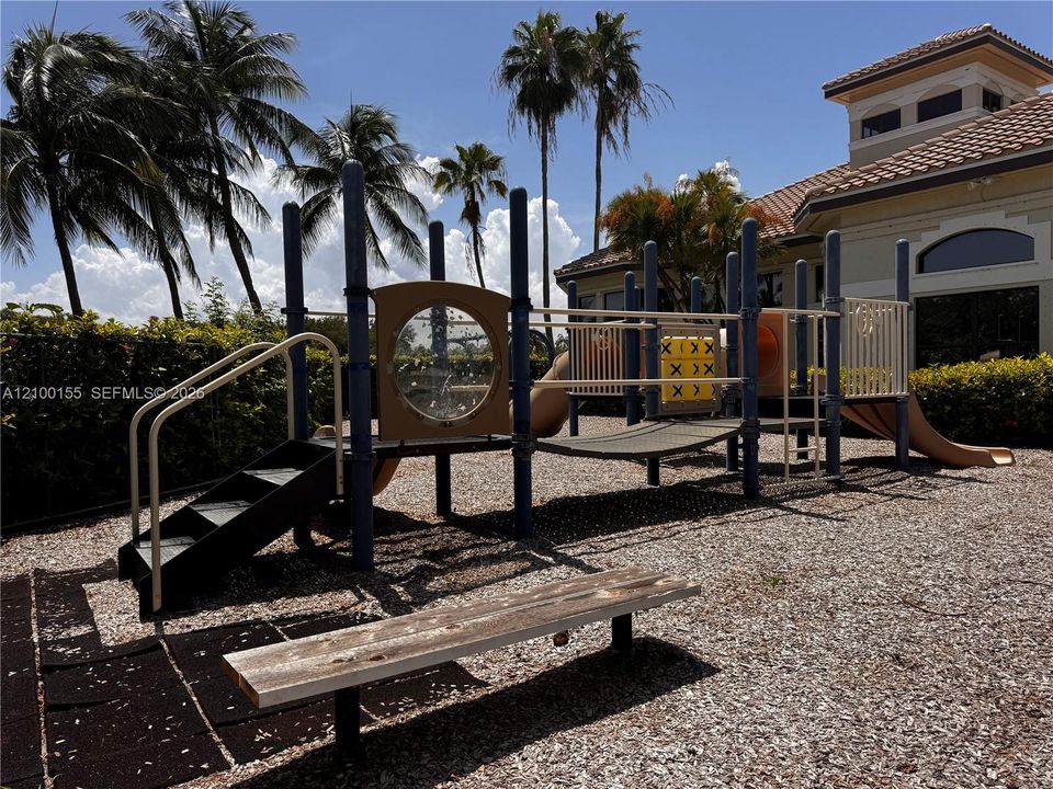 For Sale: $1,100,000 (3 beds, 3 baths, 2304 Square Feet)