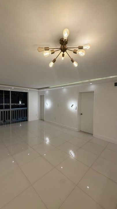 В аренду: $2,100 (2 спален, 1 ванн, 861 Квадратных фут)