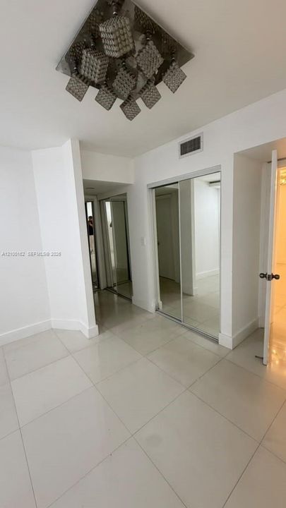 В аренду: $2,100 (2 спален, 1 ванн, 861 Квадратных фут)