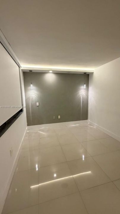 В аренду: $2,100 (2 спален, 1 ванн, 861 Квадратных фут)