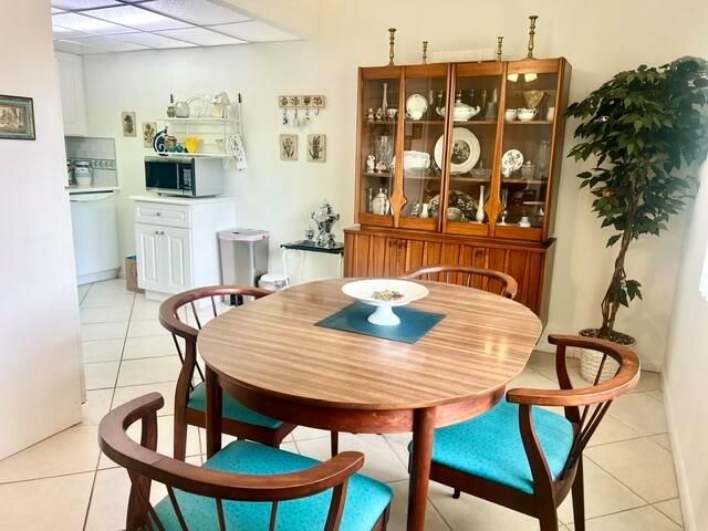 1083 Oak - Dining:Hutch:Kit