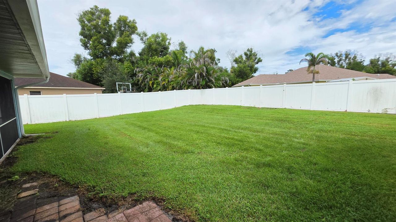 6611 NW Agnon Ct (25)