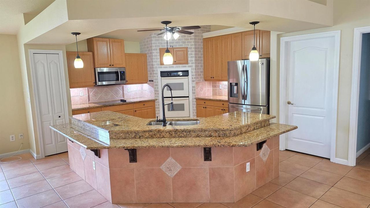 6611 NW Agnon Ct (29)