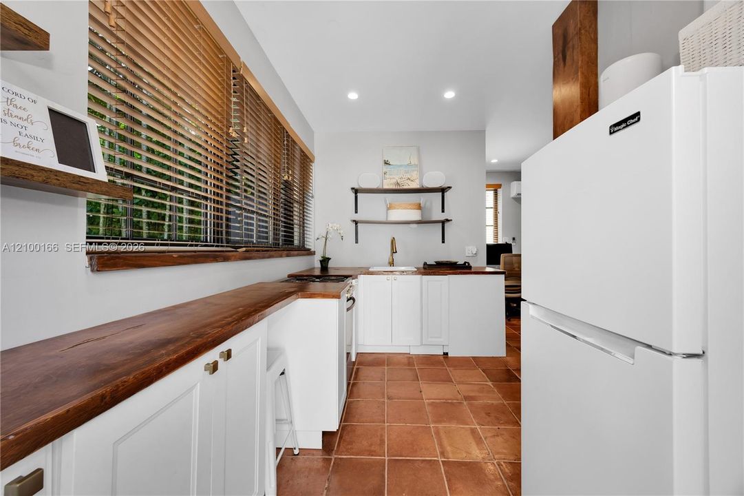 For Sale: $1,495,000 (3 beds, 3 baths, 1641 Square Feet)