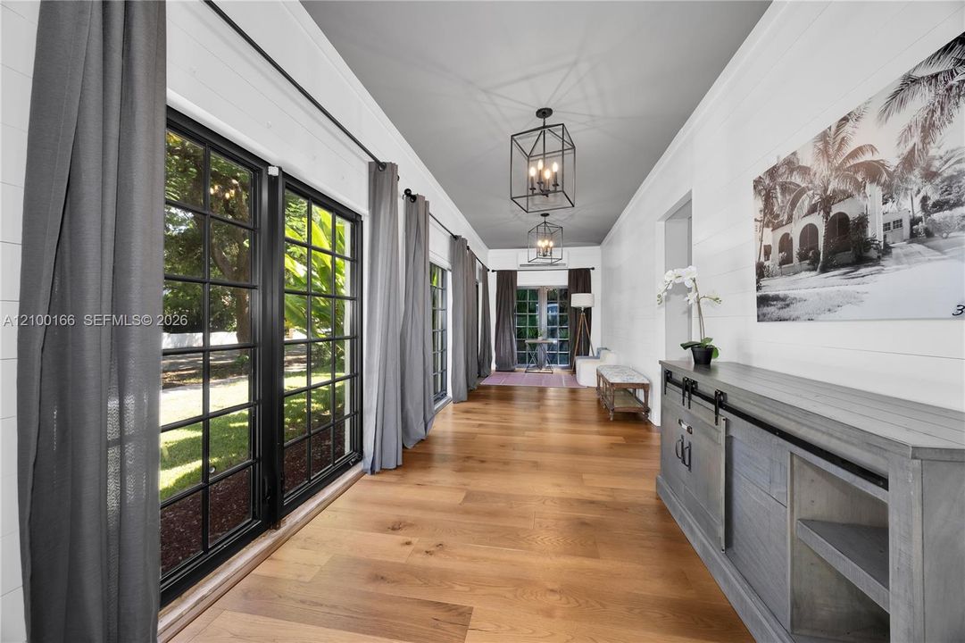 For Sale: $1,495,000 (3 beds, 3 baths, 1641 Square Feet)
