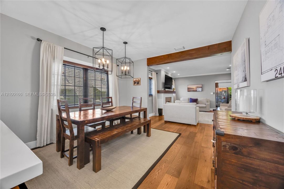 For Sale: $1,495,000 (3 beds, 3 baths, 1641 Square Feet)