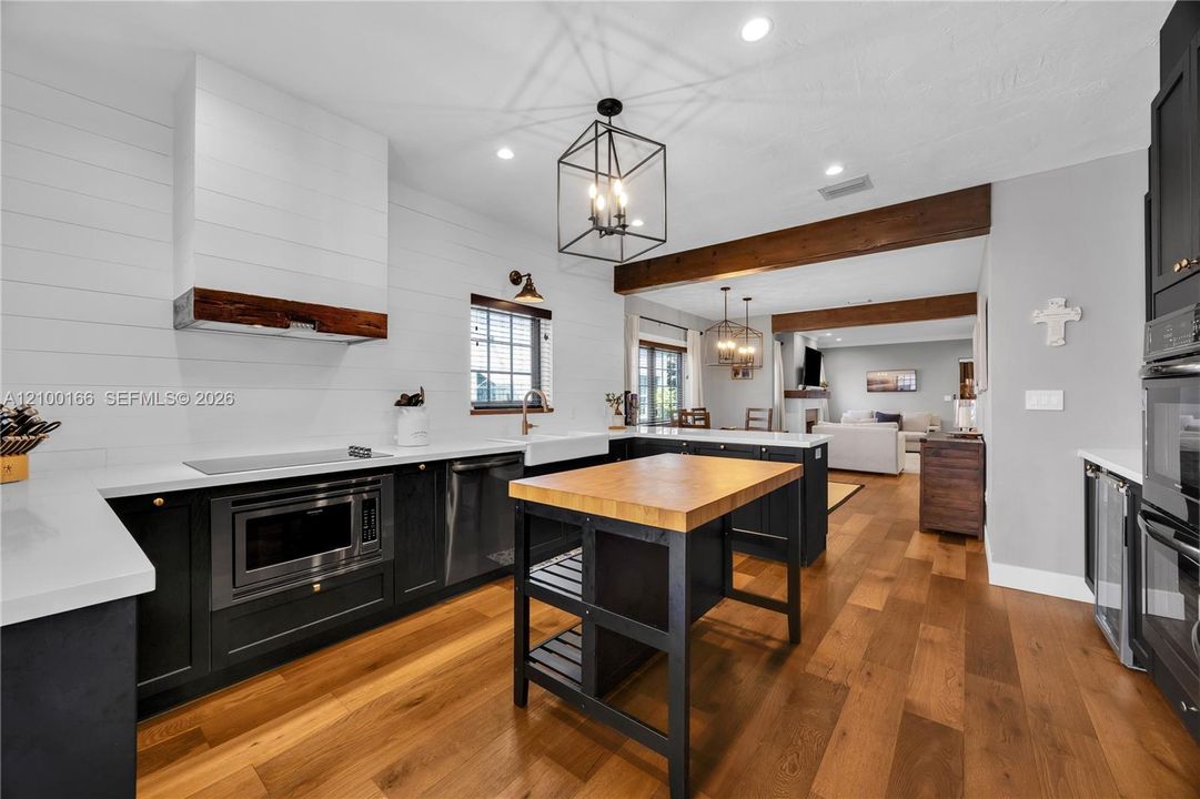 For Sale: $1,495,000 (3 beds, 3 baths, 1641 Square Feet)