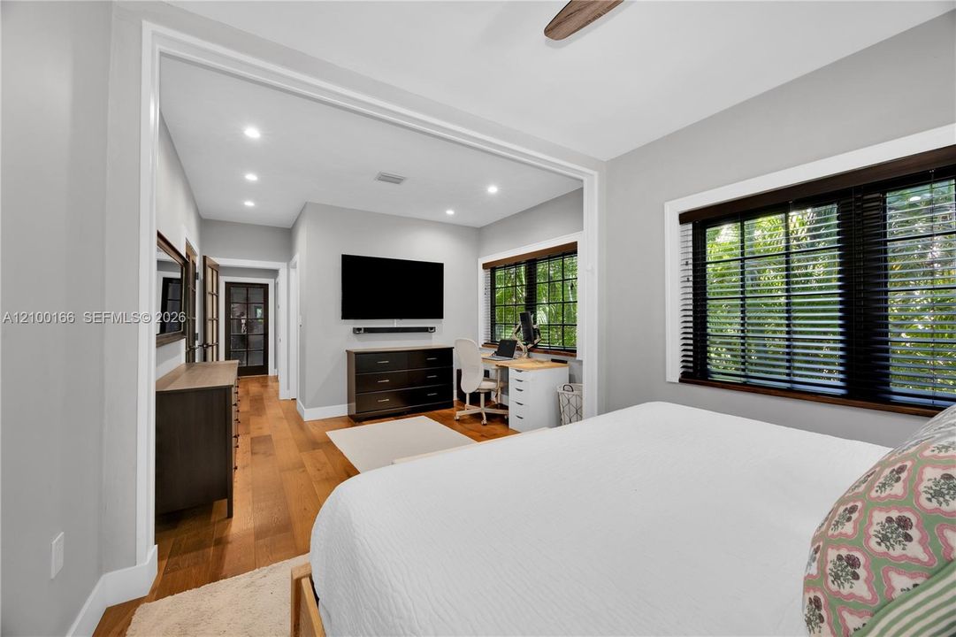 For Sale: $1,495,000 (3 beds, 3 baths, 1641 Square Feet)