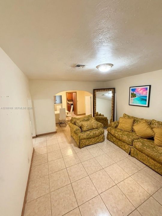 For Sale: $459,999 (3 beds, 2 baths, 1110 Square Feet)