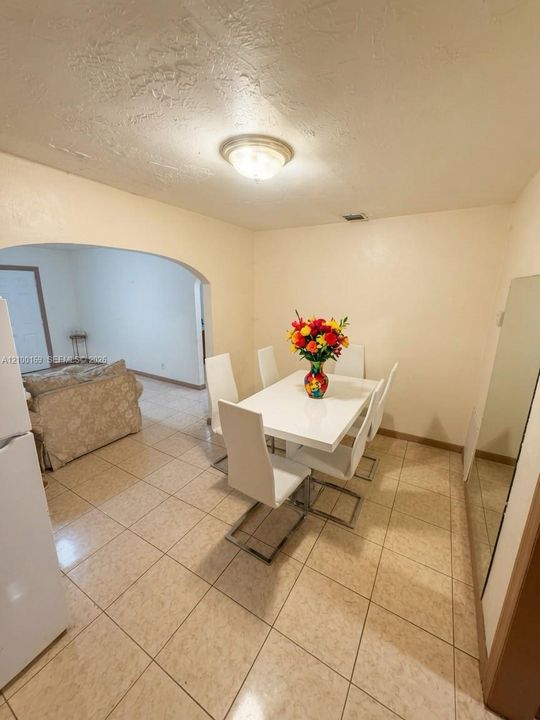 For Sale: $459,999 (3 beds, 2 baths, 1110 Square Feet)