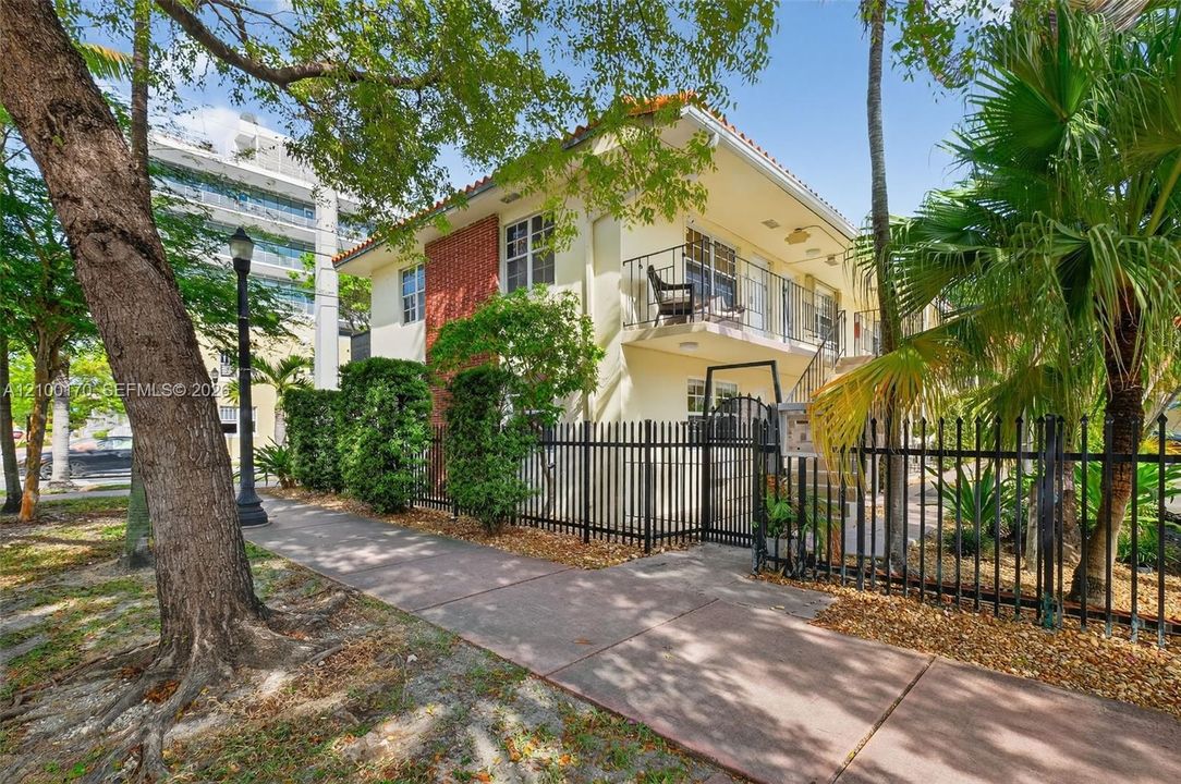 For Rent: $1,925 (1 beds, 1 baths, 420 Square Feet)