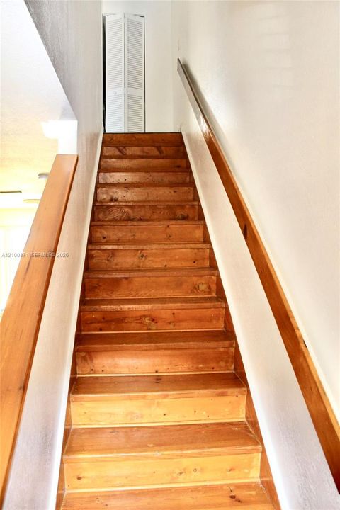 For Rent: $2,950 (2 beds, 2 baths, 1160 Square Feet)
