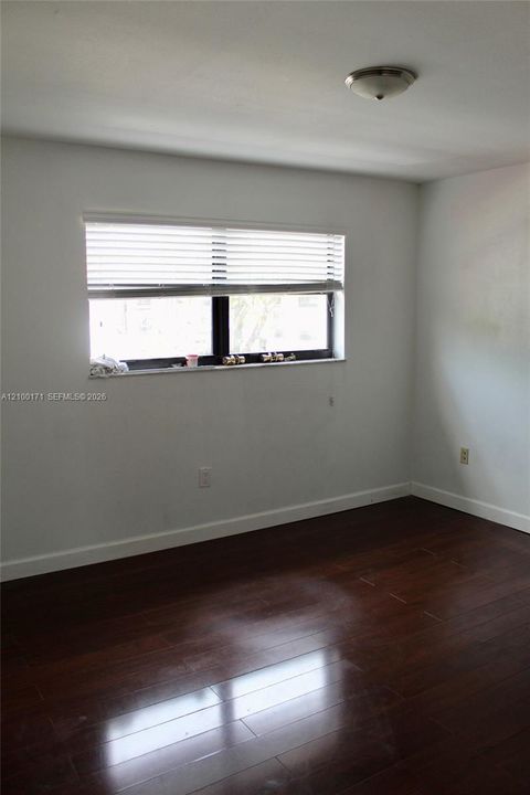For Rent: $2,950 (2 beds, 2 baths, 1160 Square Feet)