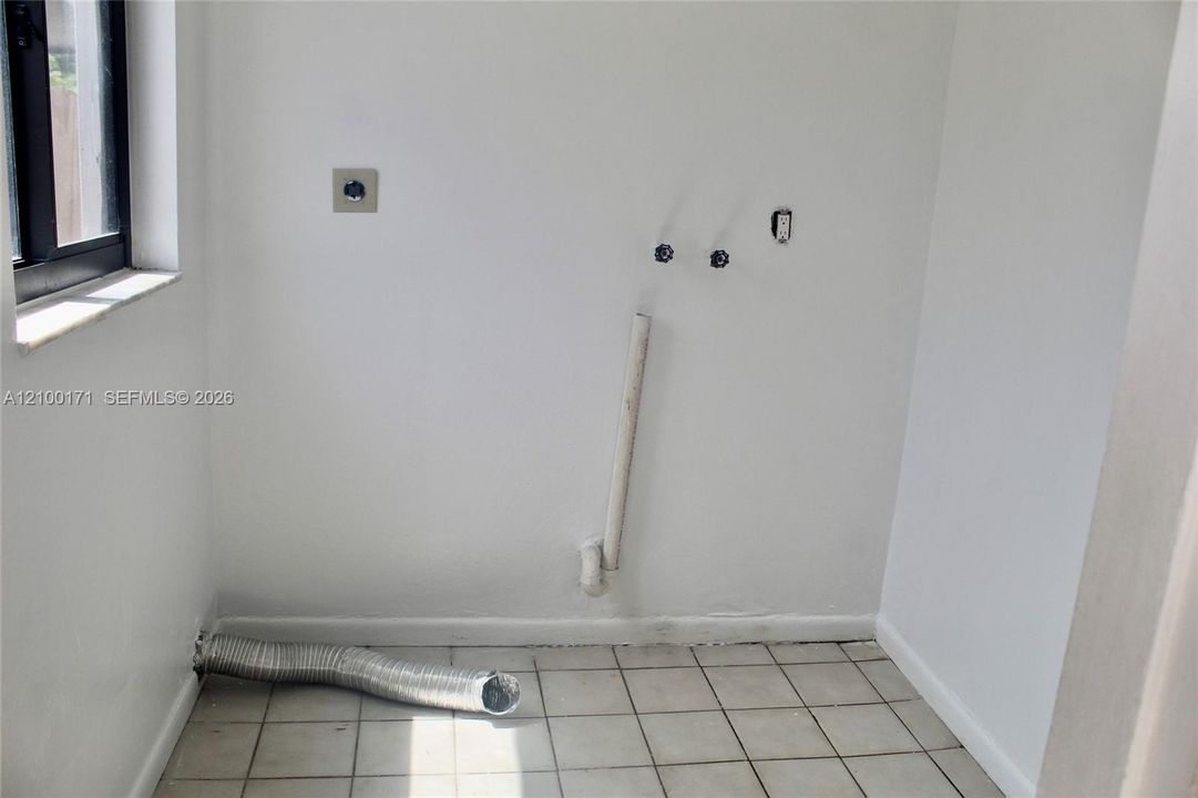 For Rent: $2,950 (2 beds, 2 baths, 1160 Square Feet)
