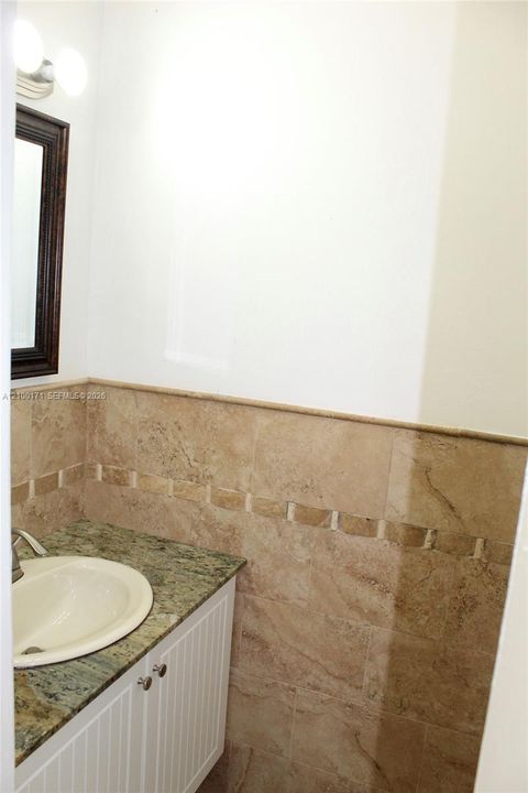 For Rent: $2,950 (2 beds, 2 baths, 1160 Square Feet)