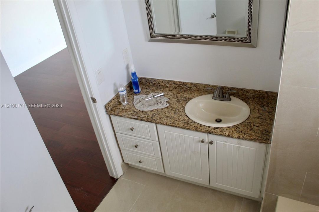 For Rent: $2,950 (2 beds, 2 baths, 1160 Square Feet)