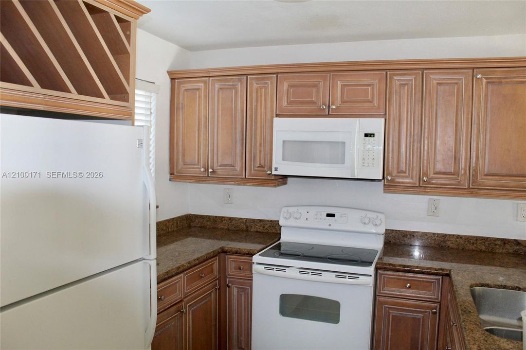 For Rent: $2,950 (2 beds, 2 baths, 1160 Square Feet)