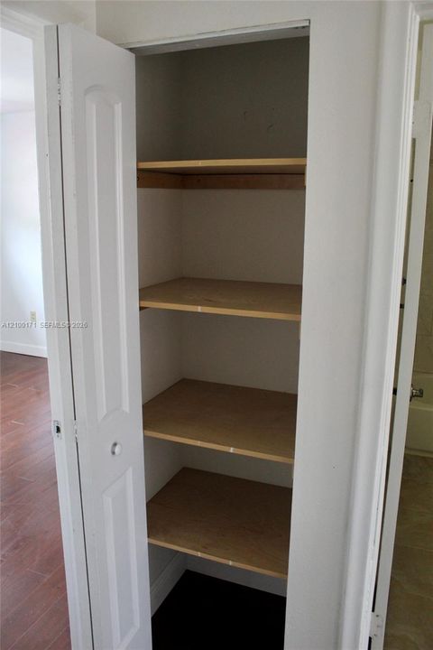 For Rent: $2,950 (2 beds, 2 baths, 1160 Square Feet)