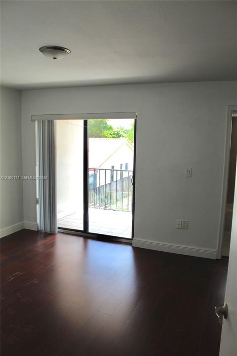 For Rent: $2,950 (2 beds, 2 baths, 1160 Square Feet)