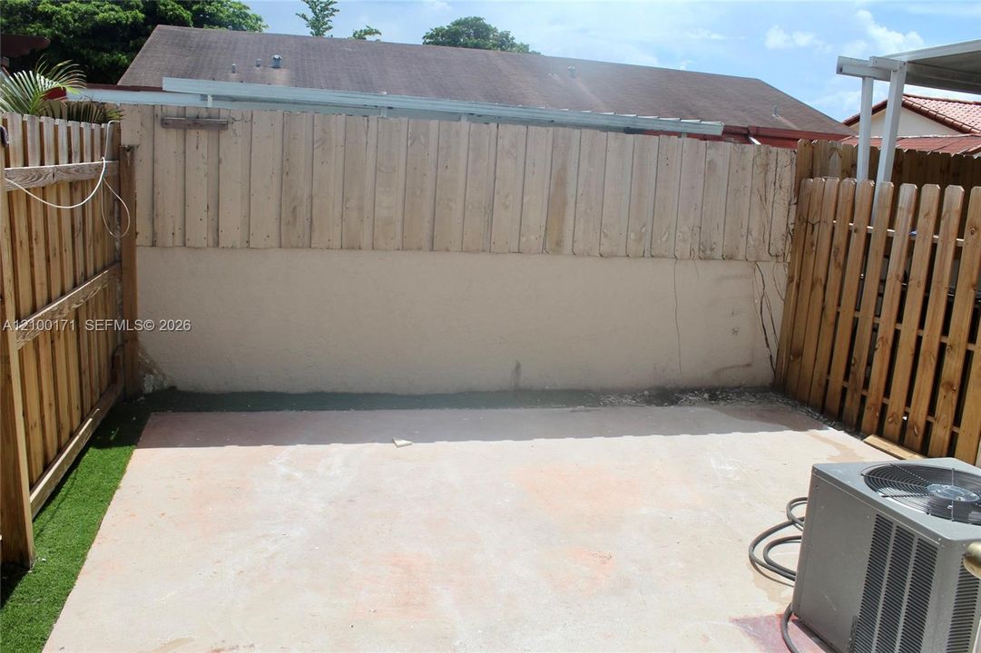 For Rent: $2,950 (2 beds, 2 baths, 1160 Square Feet)