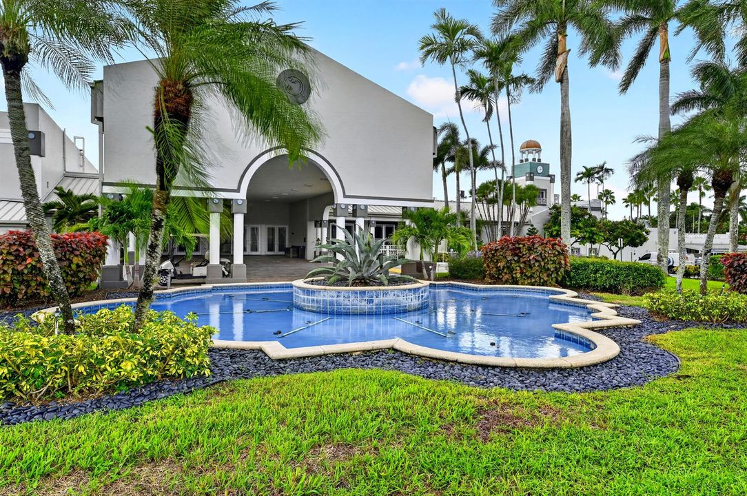 V1 38 Amazing Clubhouse 34-print-_DSC402