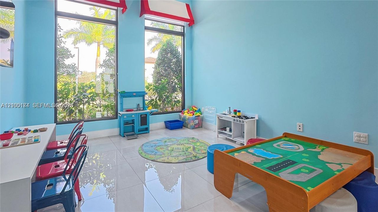 For Sale: $580,000 (3 beds, 2 baths, 1378 Square Feet)