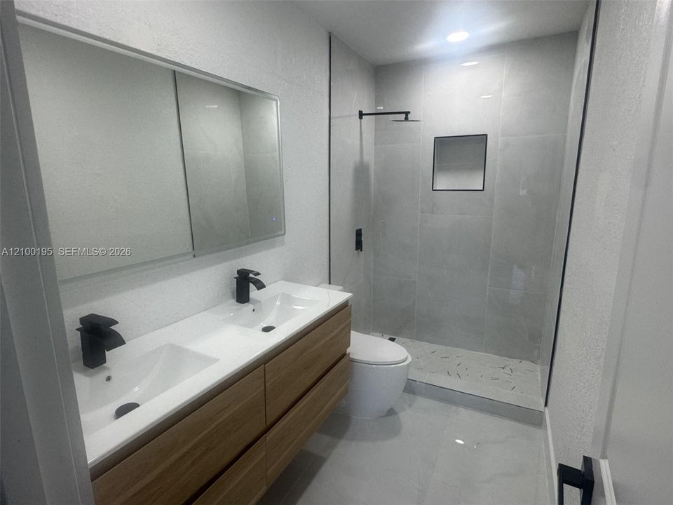 En Venta: $894,995 (5 camas, 3 baños, 2276 Pies cuadrados)