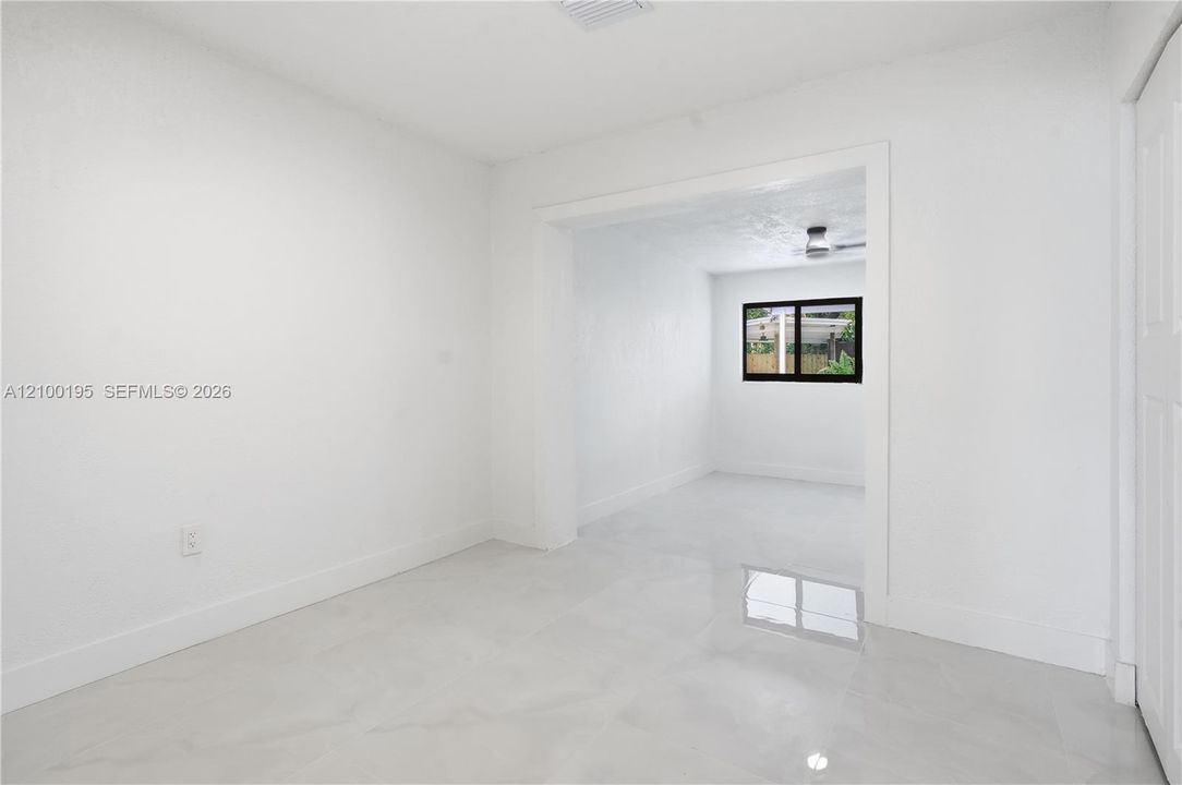 На продажу: $894,995 (5 спален, 3 ванн, 2276 Квадратных фут)
