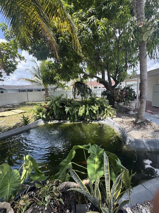 En Venta: $894,995 (5 camas, 3 baños, 2276 Pies cuadrados)