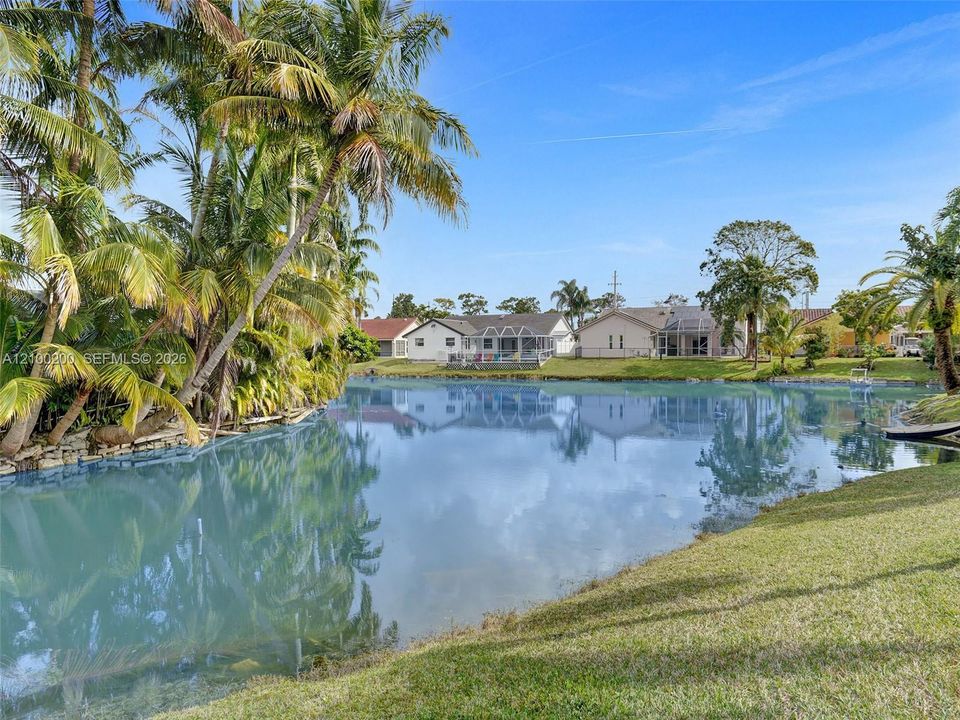 En Venta: $685,000 (3 camas, 2 baños, 2276 Pies cuadrados)