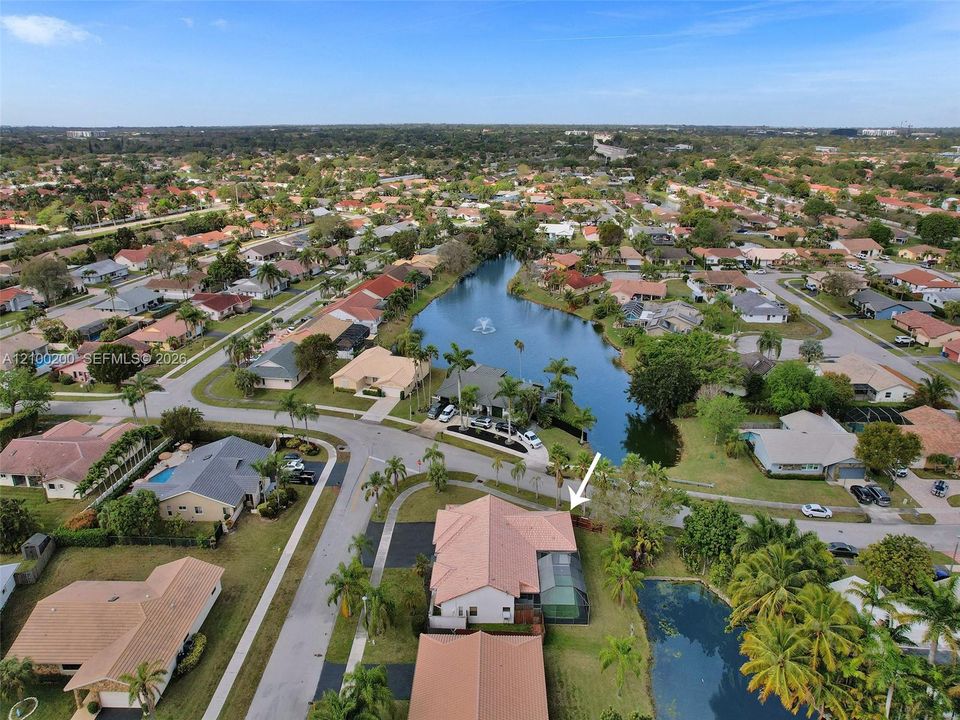 En Venta: $685,000 (3 camas, 2 baños, 2276 Pies cuadrados)