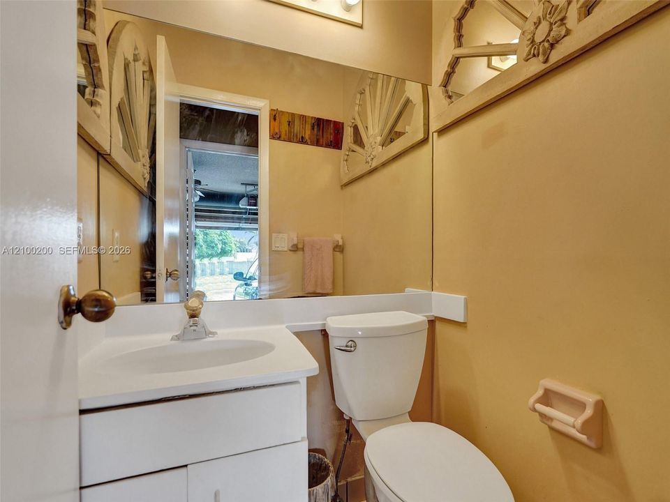 En Venta: $685,000 (3 camas, 2 baños, 2276 Pies cuadrados)
