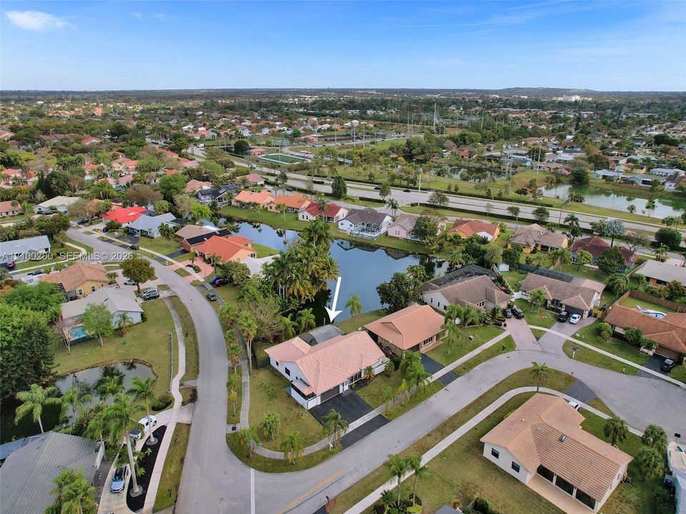 En Venta: $685,000 (3 camas, 2 baños, 2276 Pies cuadrados)