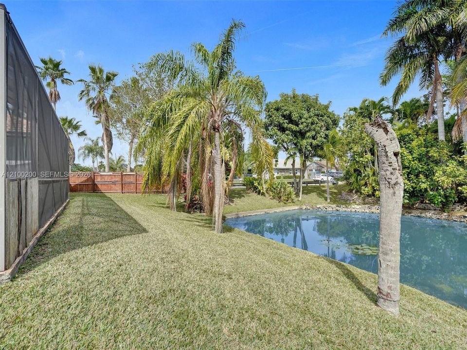 En Venta: $685,000 (3 camas, 2 baños, 2276 Pies cuadrados)