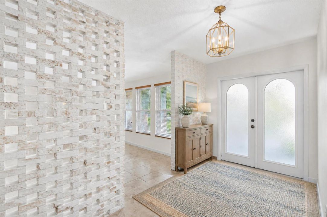 Receiving front hall