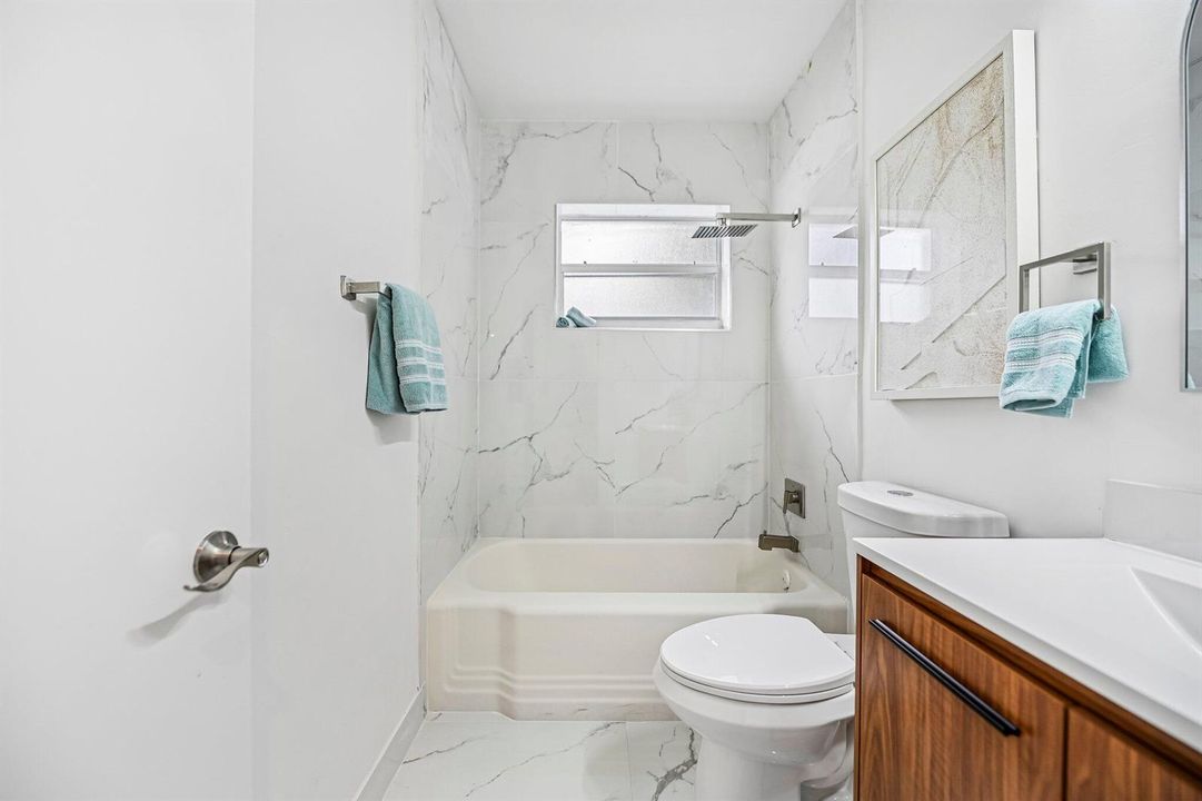 34-web-or-mls-NE 165th St-S0110-034